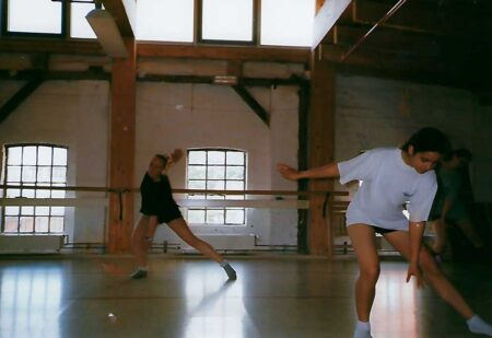 Üben des seitlichen Ausfallschrittes